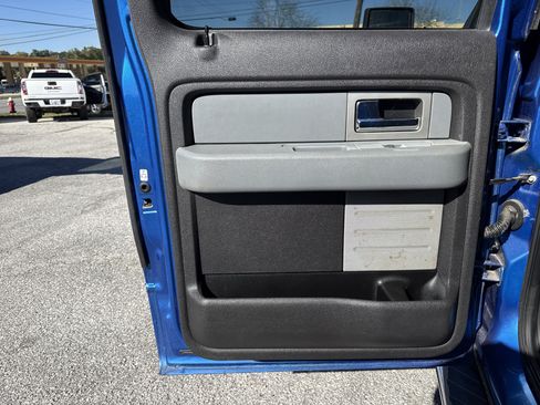 Used 2011 Ford F150 XLT w/ XLT Chrome Pkg image 26