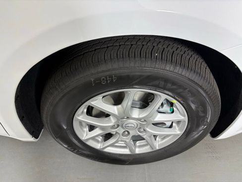 New 2026 Chrysler Pacifica Select FWD image 11