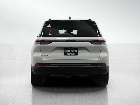 Used 2024 Jeep Grand Cherokee Altitude image 4