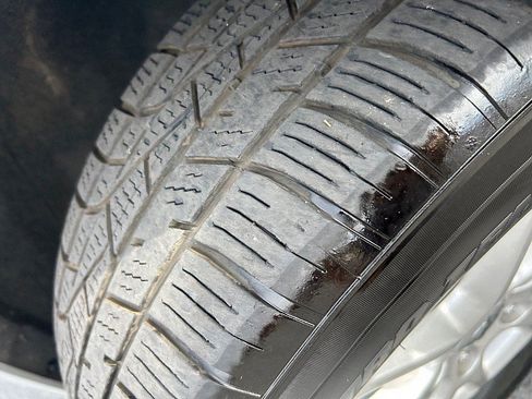 Used 2024 Chrysler Pacifica Touring-L FWD image 13