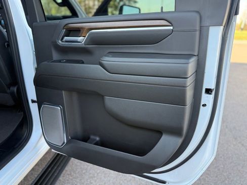 Used 2024 Chevrolet Silverado 2500 High Country w/ Technology Package image 36