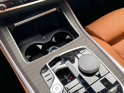 Used 2026 BMW X5 xDrive50e w/ Climate Comfort Package image 17