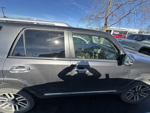 Used 2018 Toyota 4Runner Limited image 3