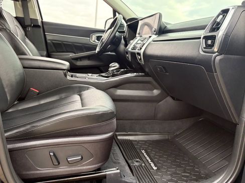 Used 2022 Kia Sorento SX image 37
