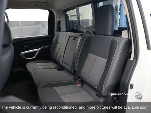 Used 2021 Nissan Titan SV w/ SV Convenience Package image 13