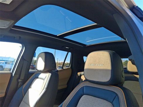 New 2025 Chevrolet Equinox ACTIV w/ Safety and Technology Package image 11