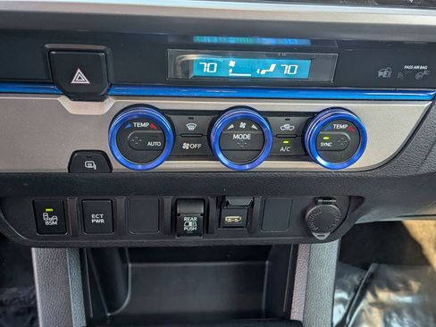 Used 2022 Toyota Tacoma SR5 w/ Technology Package image 29