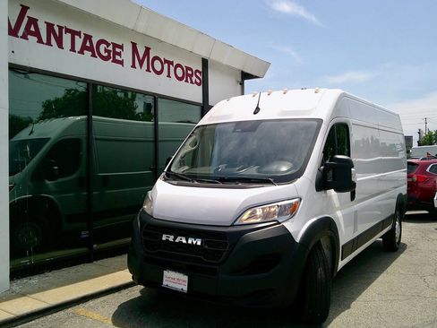 Used 2023 RAM ProMaster 2500 FWD image 1