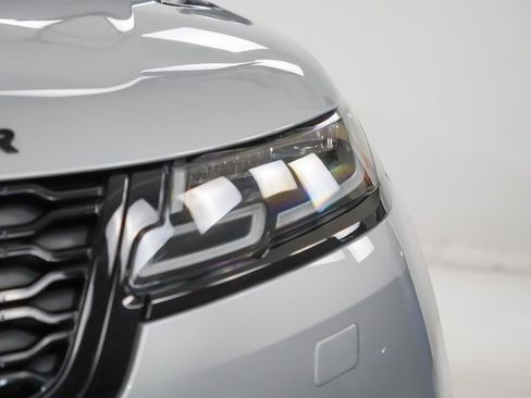 Used 2022 Land Rover Range Rover Velar R-Dynamic S image 7