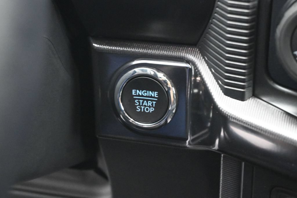 Used 2025 Ford F150 Raptor w/ Equipment Group 803A Raptor R AWD/4WD image 15
