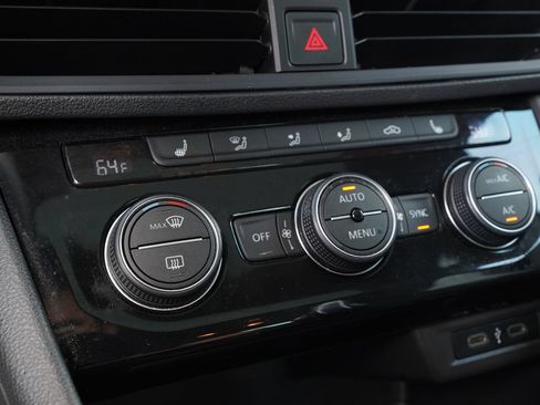 Used 2021 Volkswagen Jetta SE FWD image 15