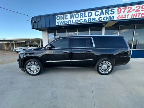 Used 2017 Cadillac Escalade ESV Platinum image 2