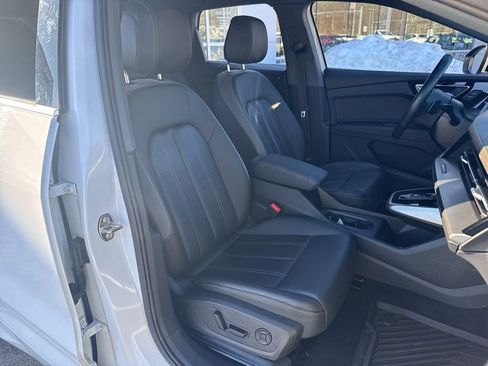 Used 2022 Audi Q4 e-tron Premium Plus image 21