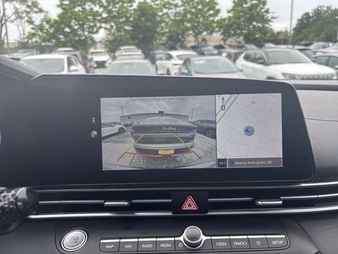 Used 2025 Nissan Versa SV FWD image 20
