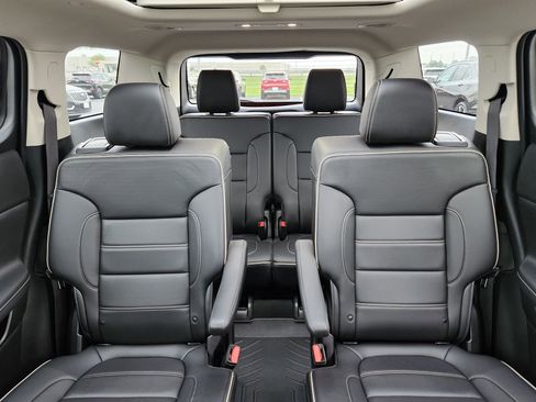Used 2021 GMC Acadia Denali w/ Denali Technology Package AWD/4WD image 11