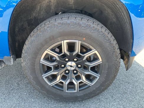 Used 2023 Chevrolet Colorado Z71 w/ Z71 Convenience Package 2 AWD/4WD image 12