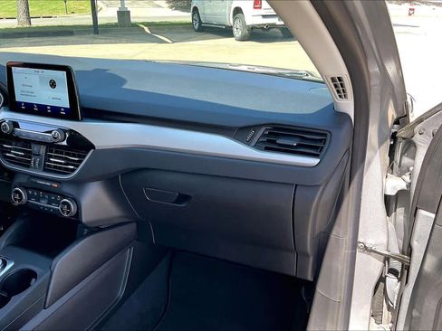 Used 2021 Ford Escape SE w/ Convenience Package FWD image 18