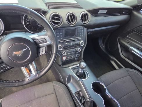 Used 2017 Ford Mustang Coupe RWD image 12