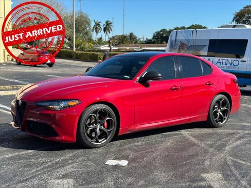 Used 2021 Alfa Romeo Giulia Ti Sport image 2