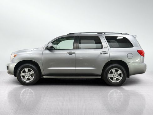 Used 2010 Toyota Sequoia SR5 AWD/4WD image 3