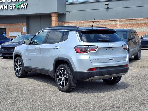 Used 2024 Jeep Compass Limited AWD/4WD image 2