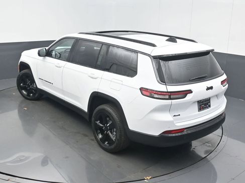 New 2026 Jeep Grand Cherokee L Limited w/ Limited Altitude Package AWD/4WD image 43