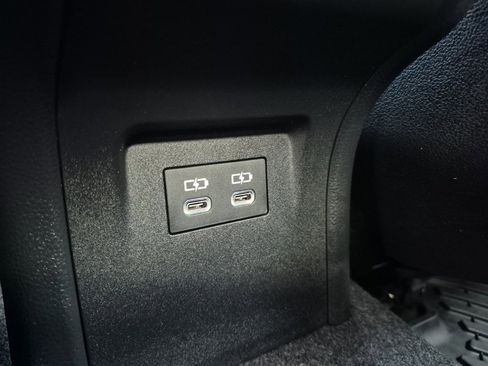 Used 2024 Toyota Prius XLE image 12