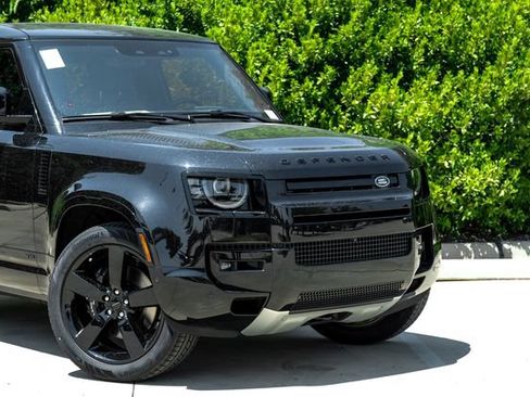 New 2026 Land Rover Defender 90 V8 AWD/4WD image 9