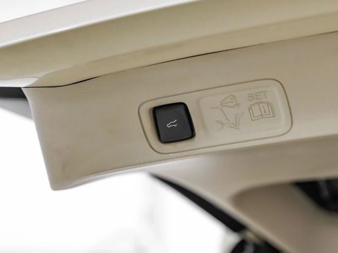 Used 2018 Lincoln Navigator Select w/ Technology Package image 55