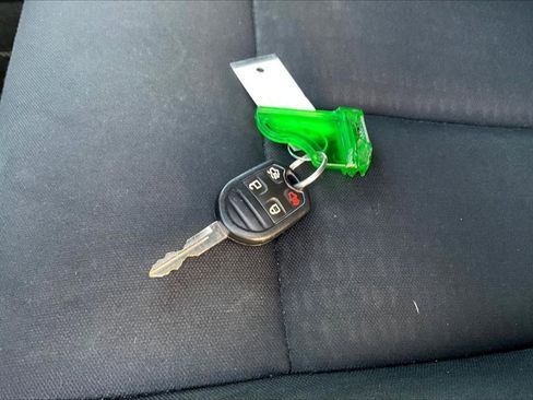 Used 2017 Ford Expedition XLT image 11