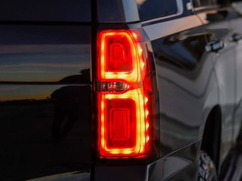 Used 2019 Chevrolet Tahoe LT image 10