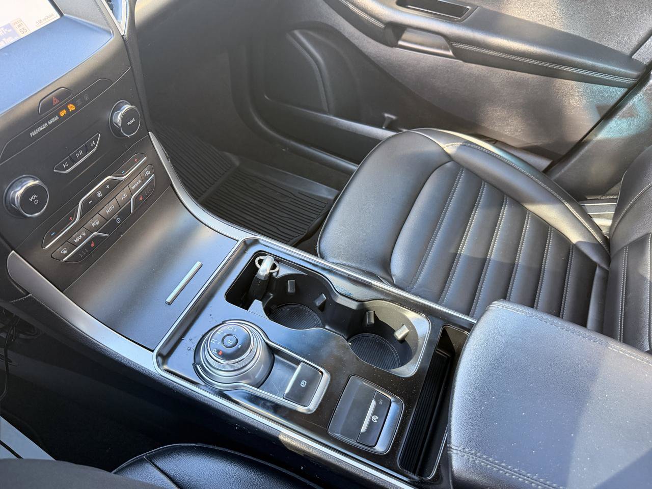 Used 2020 Ford Edge SEL w/ Convenience Package AWD/4WD image 35