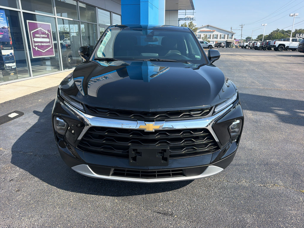 Used 2025 Chevrolet Blazer LT AWD/4WD image 3