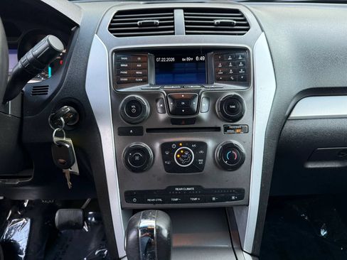 Used 2014 Ford Explorer XLT AWD/4WD image 33