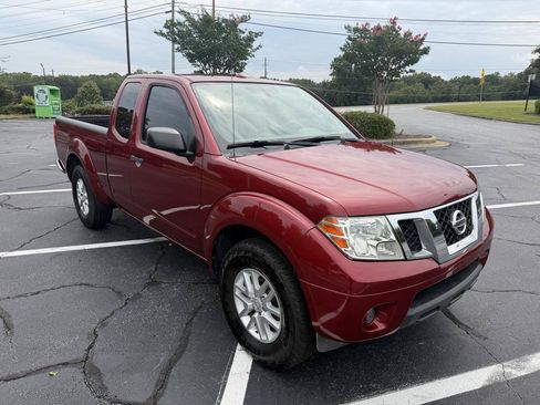 Used 2015 Nissan Frontier SV RWD image 3