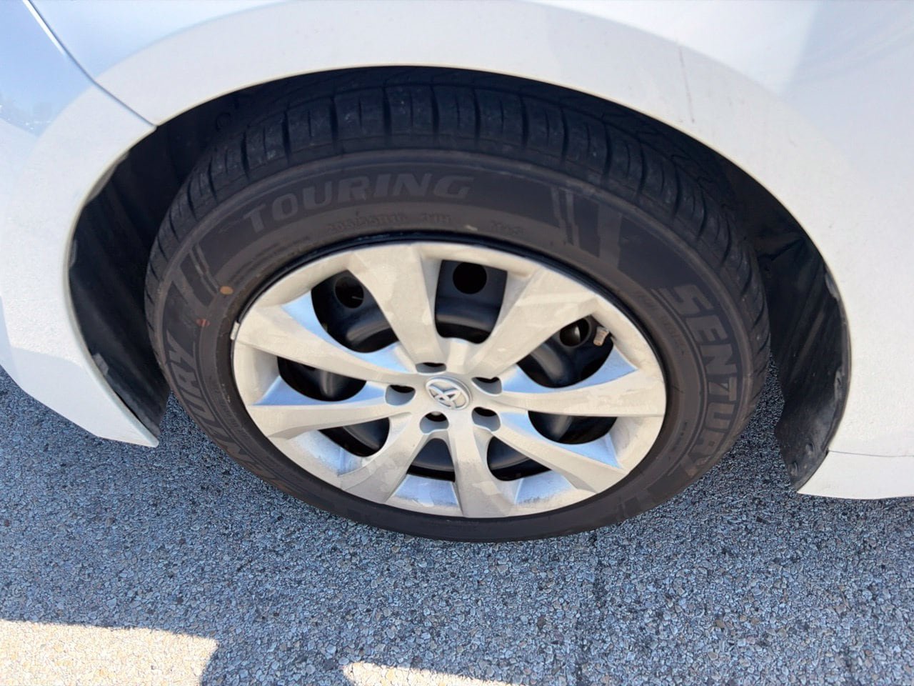Used 2025 Toyota Corolla LE FWD image 15