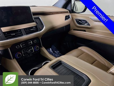 Used 2021 Chevrolet Suburban Premier AWD/4WD image 29