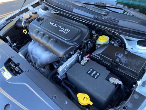 Used 2017 Chrysler 200 Limited Platinum image 18