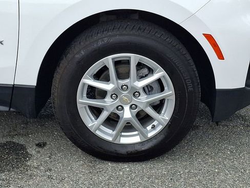 Certified 2022 Chevrolet Equinox LS w/ LS Convenience Package AWD/4WD image 8