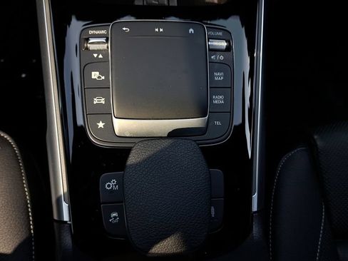 Used 2022 Mercedes-Benz GLB 35 AMG 4MATIC image 22