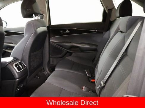 Used 2017 Kia Sorento LX image 27