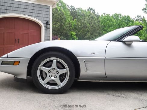 Used 1996 Chevrolet Corvette Convertible RWD image 4