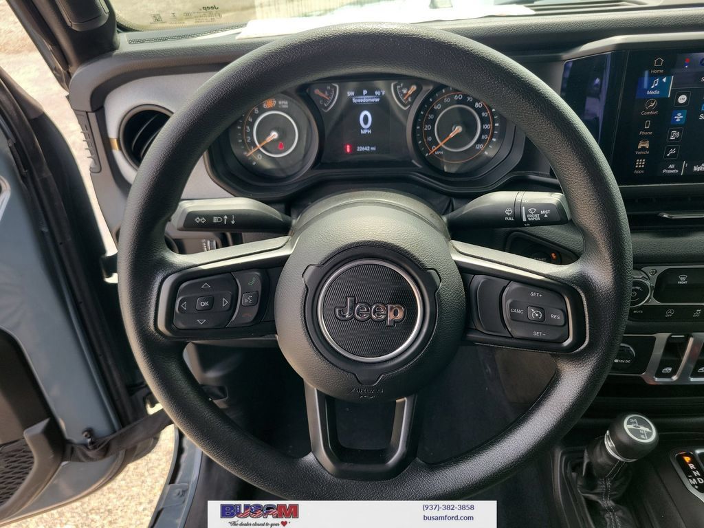Used 2025 Jeep Wrangler Sport AWD/4WD image 16