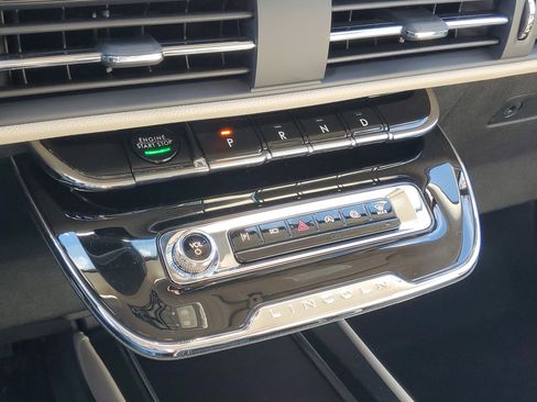 New 2026 Lincoln Corsair Premiere image 22