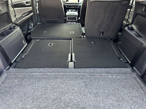 New 2025 Volkswagen Atlas Peak Edition SE image 14