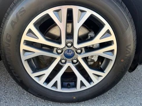 Used 2022 Ford Escape SEL AWD/4WD image 9