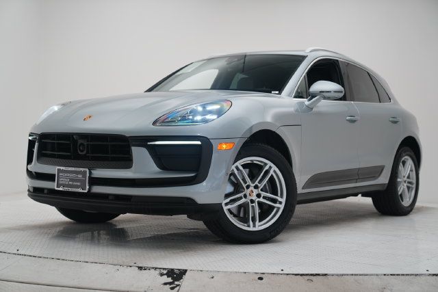 Certified 2026 Porsche Macan AWD/4WD image 29