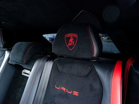Used 2024 Lamborghini Urus Performante AWD/4WD image 61