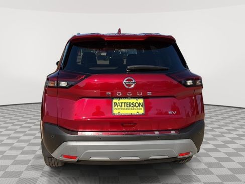 Used 2021 Nissan Rogue SV w/ Premium Package FWD image 3
