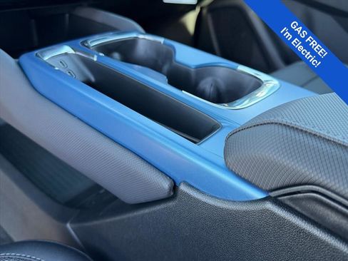 New 2026 Chevrolet Equinox EV LT FWD image 13